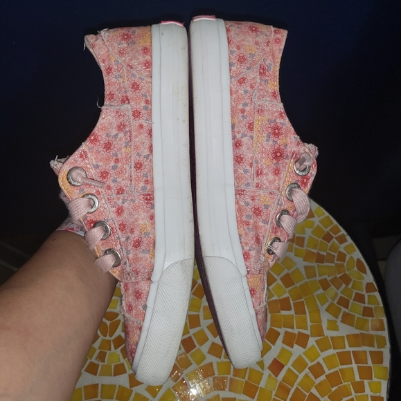 Blowfish Kids Sneakers - Picture 2 of 3